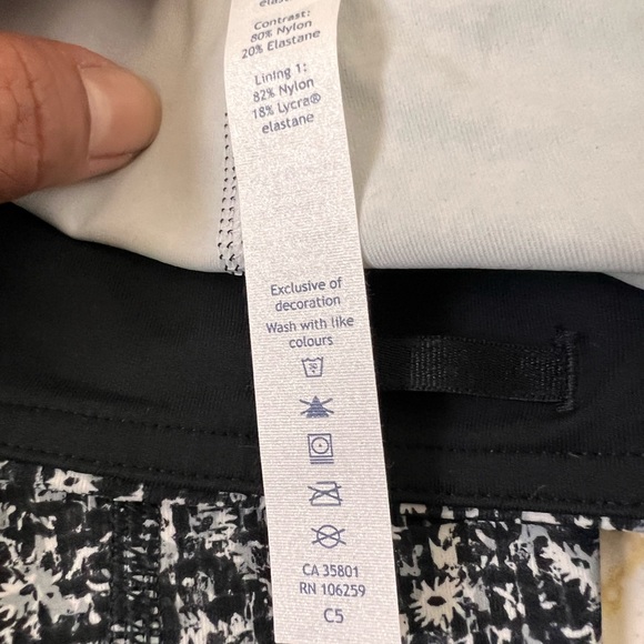 Lululemon Athletica Black and be White Patterned Leggings - Picture 10 of 12